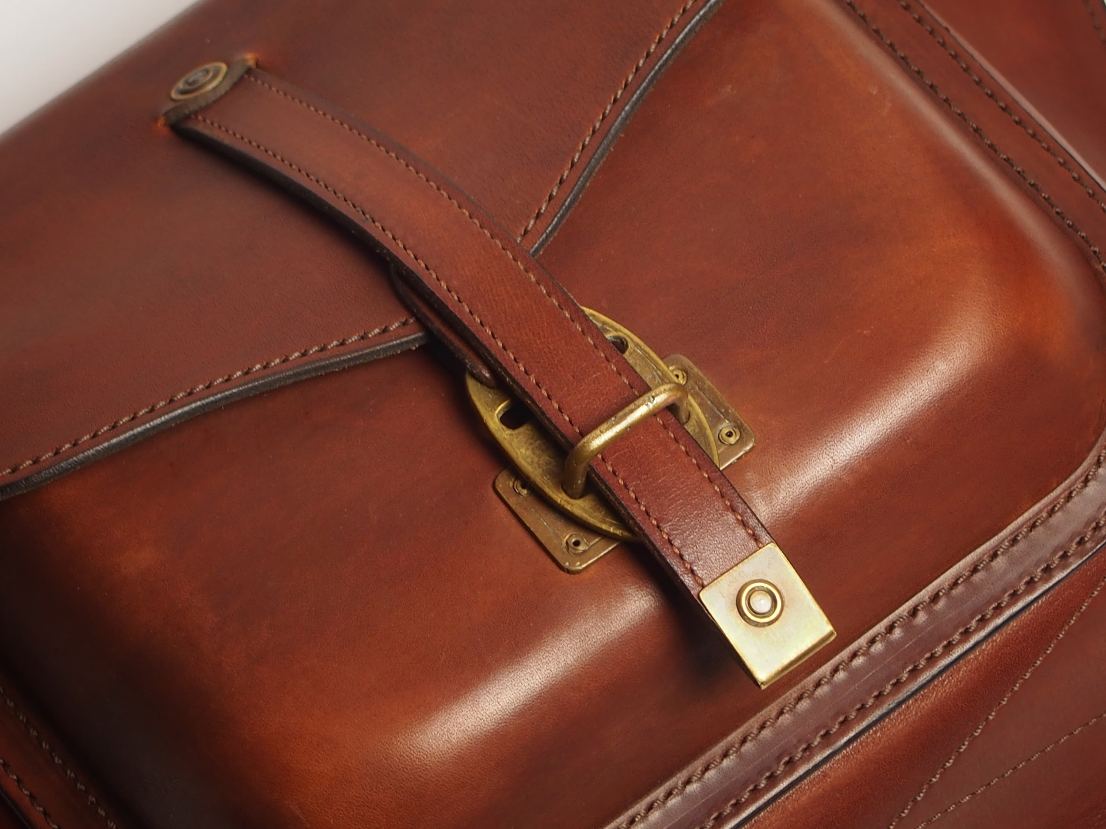 Кожаная сумка — детали